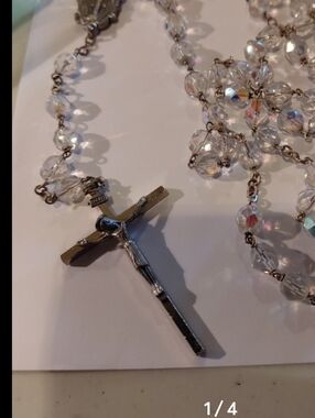 VINTAGE ITALY MARKED GLASS CRYSTAL BEADS ROSERY